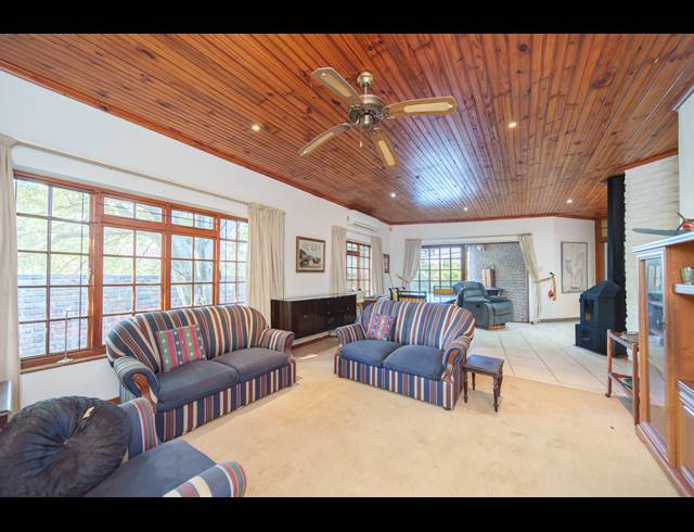 3 BEDROOM HOUSE FOR SALE IN BONZA BAY